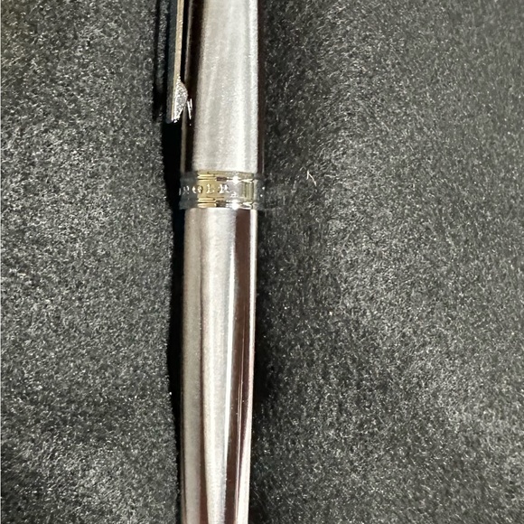 Levenger True Writer Fountain Pen Fine Nib - Picture 3 of 7